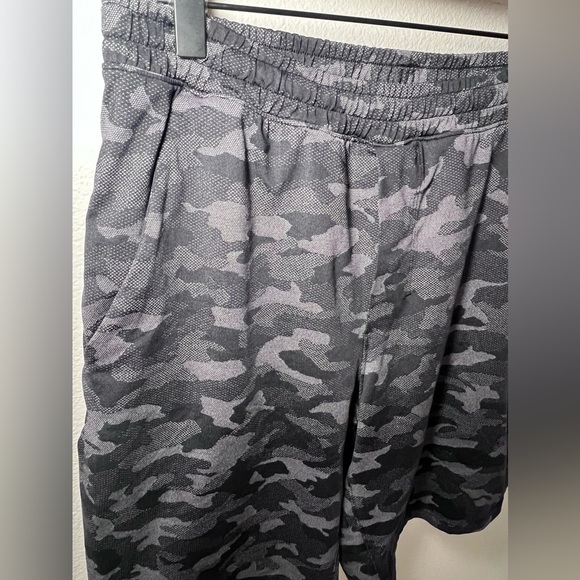 Pace Breaker Short - Lined 9” Medium Camo - Picture 7 of 12